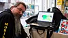 Med plantegninger, målere og en egen rigg kan Ellingsen sjekke signalkvaliteten hvor som helst.