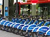 Oslo City Bike er en av Urban Sharings kunder. Her er sykler parkert ved et busstopp, noe som gir brukene mulighet for å sykle den siste biten hjem. Det gjør det mer sannsynlig at folk bruker buss og ikke bil. Foto: Urban Sharing