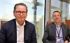 DNVs konsernsjef Remi Eriksen og Sverre Alvik, som er forskningsleder for energiomstilling, ser at utslippene går ned, men ikke fort nok til å klare Paris-målet om maks 2 grader global oppvarming. Foto: Tore Stensvold