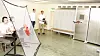 Nicolai Husteli (til venstre), Morten Amundsen, Kristian Klausen og Kristoffer Slåttsveen tester inspeksjonsdronen. Foto: Arne Fenstad.