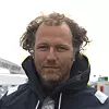 Å nå høyarktis var en stor milepæl og et symbolsk mål for ekspedisjonsleder Jèrôme Delafosse og «Energy Observer». Delafosse mener Longyearbyen, som utreder ny energibærer for fremtiden, også bør vurdere hydrogen. Foto: Line Nagell Ylvisåker