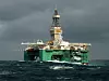 IKKE AKKURAT STUEGOLV: Sjøene kan bli mange og harde for en borerigg som Ocean Rigs Eirik Raude. Her fra boring i Barentshavet.