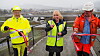 Regionleder Marianne Mittet Solbraa i Trygg Trafikk åpnet i dag den nye rasteplassen i Brumunddal sammen med prosjektsjef Jarle Kristian Tangen i Nye Veier og Vemund Ljødal i Veidekke.