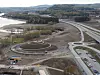 Godt samarbeid mellom Ringsaker kommune, regionale myndigheter og andre sentrale interessenter har gjort det mulig å bygge en spektakulær rasteplass i Brumunddal. Det er plass til ti biler rundt plassen. Foto: Nye Veier