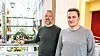 Geir Strand og Eirik Jørgensen i Amina er opptatt av å følge standarder. Det gir mindre muligheter for krøll under utviklingen og i ettertid. Foto: Marius Valle