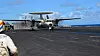 En E-2D Advanced Hawkeye på USS Carl Vinson.