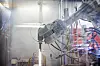 Når ThermaSiC sprøytes med en termisk sprøyte, er det i praksis en jetmotor som skyter ut materialet. Strålen har en temperatur på flere tusen grader, og belegger materialer med silisiumkarbid.