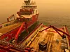 Far Saracen og Far Senator hadde med seg 30 paller mat, vann og diesel til nødgeneratorer til brannrammede i Australia. Foto: Solstad Offshore