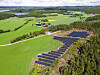 De to andre bakkemonterte solkraftverkene i Norge som er ferdig utbygd og i produksjon, er Buer solkraftverk på 1,1 MW (bildet) og Vikersund solpark på 2,3 MW. Bildet er fra juni i år. Foto: Arash A. Nejad