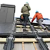 På denne privatboligen er det nesten 10 cm lufting mellom solcellene og vindsperra. Illustrasjonsfoto: Knut Bjørheim