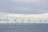 Danmark er i ferd med å bygge ut vindkraft både til lands og til vanns. Det kan komme norske forbrukere til gode, mener danske energiaktører.
