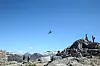 Det er ikke bilvei til Nesaksla, så alt materiell er flydd opp med helikopter.