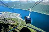 Noe som fort kan bli en suksessfaktor for Romsdalsgondolen er at fjordstasjonen ligger få meter fra både cruisekai, endestasjonen for Raumabanen og Norsk Tindesenter. Uansett hvordan du kommer til Åndalsnes sentrum som turist, er du i nærheten av gondolen.