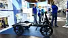 Sum X høstet en Eurobike Award for sitt karbon-chassis, som gjør elsykkelen lettere og sterkere. Sykkelen, uten lastebokser, veier bare 45 kilo, og tåler en total last på 250 kilo. Svingradiusen er på 4 meter. DHL benytter denne.