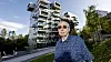 Styreleder Fred Holt har valgt å bli boende på Røakollen selv om han merker symptomer som kan skyldes muggsopp.