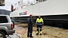 Til sammen fire etterforskere fra Kripos og krimteknisk ved Vest politidistrikt var om bord i batterirommet MF Ytterøyningen torsdag ettermiddag, en uke etter brannen.