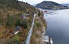 Dagens fylkesvei 5310 med utsikt mot nord. Marinaen i bakgrunnen.