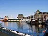PREGER VÅGEN: Oljeindustriens forsyningsskip har en sentral plass i Bergens bybilde.