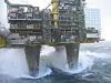 Storm og orkan i Nordsjøen i begynnelsen av november 2006: Oseberg A. Kjempebølger herjer og skader materiell på flere plattformer dette døgnet. Samme døgn gikk et skip rundt i Østersjøen, mens fergetrafikken i Norden ble til dels satt ut av spill. På Hydro-plattformen tok en av Hydros ansatte disse bildene.