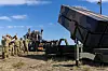 Australske soldater med en Nasams mk II-utskytningsenhet under testing i mai. Denne launcheren kan ha tre ulike missiltyper klare til skudd samtidig. Operatøren kan velge hvilket missil som skal benyttes mot de ulike målene. Foto: CPL Jacob Joseph
