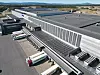 Solcellene på fasaden til sentrallageret til Coop på Gardermoen er limt på veggen. Foto: Solcellespesialisten
