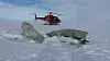 Deler av motoren som eksploderte over innlandsisen på Grønland i 2017. Foto: AIB Denmark/ Air Greenland