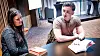 – Akkurat nå er det arbeidstakers marked, så det er mye folk på Linkedin som vil ha tak i deg, sier kursdeltaker Kristoffer Dagestad (t.h.). Han og Martine Lysebo (t.v.), begge 26-årige IT-konsulenter i Capgemini, forteller til TU at de bare delvis kjenner seg igjen i beskrivelsen av deres egen generasjon Z. Foto: Tia Karlsen