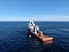 Tester i full skala: Om bord i Normand Ocean er det utført prediksjoner og omfattende fullskalamålinger i sjøtilstander fra en til seks-sju meter høye bølger. Her er fartøyet i gang med en kritisk løfteoperasjon med kranen svingt ut over siden.
