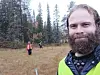 – Det er ganske tydelig hvordan soppsamfunnet endrer seg når man beveger seg fra granskog til furuskog, sier Eivind Kverne Ronold. Foto: Privat