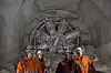 Boringen av nye tunnelløp for Londons oppgraderte jernbanenett, Crossrail, nærmer seg slutten.