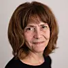 Forskningen tyder på at språk ikke bare former hvordan vi kommuniserer om farger, men også påvirker fargekategoriene som etablerer seg i hjernen i oppveksten, forteller NTNU-professor Mila Vulchanova. Foto: NTNU