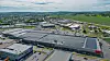 Solcellespesialisten er Norges største leverandør av solcelleanlegg, og leverer anlegg til alt fra enebolig til store anlegg på næringsbygg . Her fra Tune Handelspark i Sarpsborg. Foto: TUM Studio