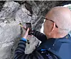 Enkelte steder er det mulig å måle hulrom over 70 centimeter inn i brua. Foto: Rogaland fylkeskommune