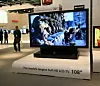 Sharp viser frem prototypen av det som skal være verdens største LCD-TV i full-HD-kvalitet. Den er ikke mindre enn 108 tommer stor.