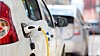 Med faststoffbatterier kan elektriske biler bli både mer driftssikre og mindre brannfarlige. Teknologien er på vei.