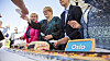 I august 2015 delte statsminister Erna Solberg, venstreleder Trine Skei Grande, daværende KRF-leder Knut Arild Hareide og FRP-leder Siv Jensen ut kake i forbindelse med at regjeringen begynte planlegging av ny Ringeriksbane.