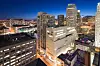 Museum of Modern Art i San Fransisco er tegnet av Snøhetta. Fasadeplatene er alle unike, ikke to er like. Oshaug Metall ser nå muligheten til å kunne konkurrere på et slikt marked når de kan kutte ut de fysiske modellene. Foto: Snøhetta