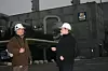 FORNØYDE INGENIØRER: Overingeniør Øystein Nirisen (til høyre)har vært med siden starten av utviklingsarbeidet av katalysator-teknologien. Han har mye interessant å fortelle Knut Bjørgo som nå leder katalysatoravdelingen i Yara.
