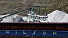 Wilson Brake laster anortositt ved Gudvangen Steins brygge. Wilson har 1100 russiske sjøfolk ansatt.