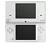 NOMINERT TIL ÅRETS SPILLPRODUKT: Nintendo DSi er en oppdatert versjon av Nintendos svært populære Nintendo DS Lite. Den har to innebygde kameraer, større skjermer, raskere prosessor og en rekke andre små forbedringer.