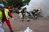 SLUKKING: Røykutviklingen ble kraftig mens slukkingsarbeidet pågikk.