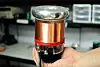 Tinytesla kan kobles til en PC og spille musikk fra MIDI-filer.