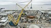 En 245 tonn tung kuppel løftes på plass på en av to reaktorer på Hinkley Point C.