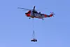 Sea King kan brukes til det meste, inkludert frakt av gamle Peugeot 205-er. (Bildet er fra et flyshow på Bodø for fem år siden).
