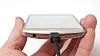 Minijack og USB sitter i bunnen.