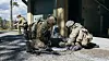 – Sanitetssoldater er ofte flinke til å forbinde sår og behandle skuddskader, men de har ingen utdanning innen psykisk helse før de kommer hit, forteller Andreas Espetvedt Nordstrand. Foto: Forsvaret