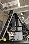 Utfordringen ROBOTSPILLER: For å teste ut fotballer og fotballsko har Adidas bygget en sparkerobot. Den kan gi nøyaktig samme avsprk gang etter gang og kan sparke ballen raskere enn de beste fotballspillerne.