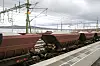 Jernbanestasjonen var noe av det første som ble flyttet i Kiruna. Grunnen maktet ikke mer av den enorme belastningen fra flere 750 meter lange godstog hvert eneste døgn. Lastet med malmpellets veier ett togsett til Narvik 8600 tonn. Foto: Mona Strande
