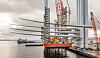 Havvindparken Moray West i Skottland (882 MW) har importert 48 monopeler fra Kina. Her gjøres turbinbladene klare for utskiping til feltet.