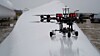 Force Technologys nyutviklede drone lander av seg selv på en vindmøllevinge, og kjører fram og tilbake mens den skanner det indre av vingens med ultralyd.